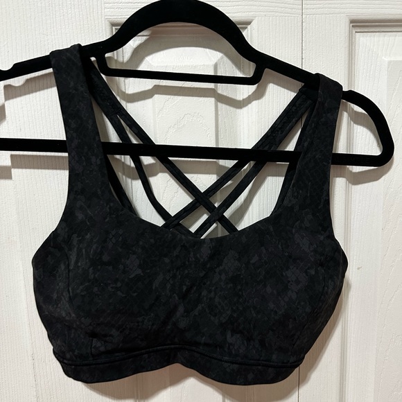 Lululemon Free to be Serene Bra, Size 6, Black Camo Mix - Picture 2 of 5